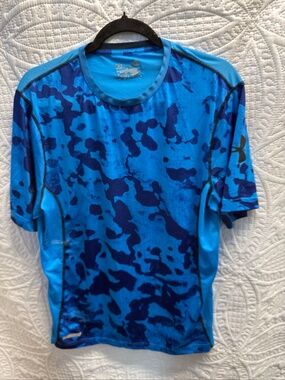 Under Armour Men's Blue Camo Short Sleeve Shirt